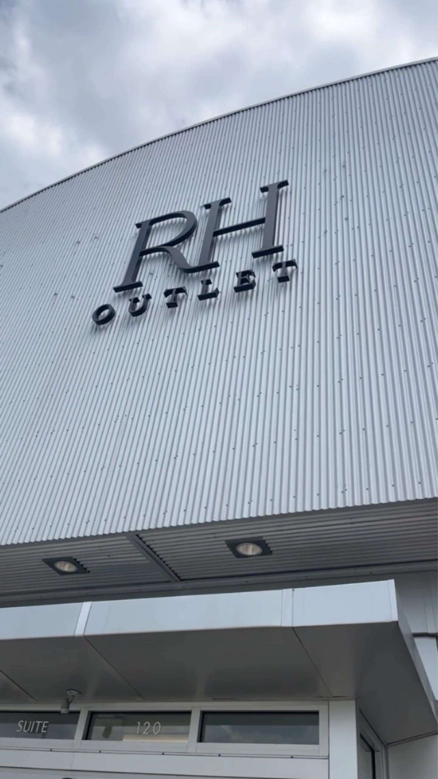 Restoration Hardware Outlet Aventura